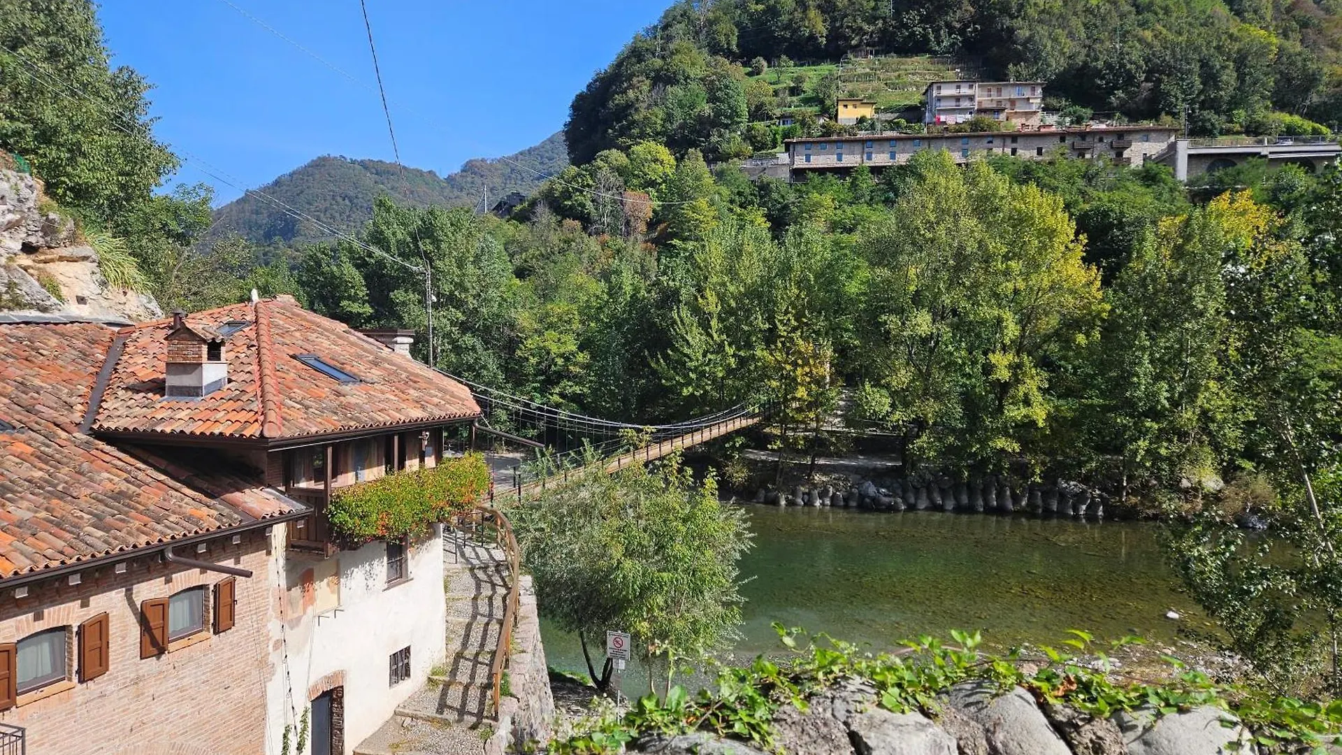 Charme Apartment St Tome Almenno San Salvatore Italy